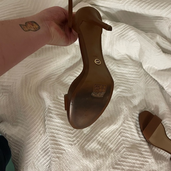 Michael Kors Hutton Sandals - Picture 3 of 4